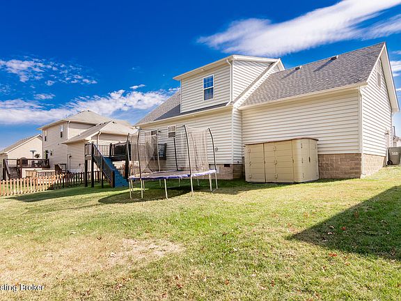 3rd image of 373 Berger Farm Dr