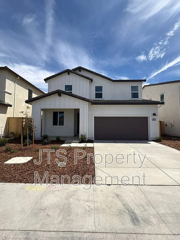 4 bed, 2.5 bath, 2100 sqft, $3,195 — Photo 1