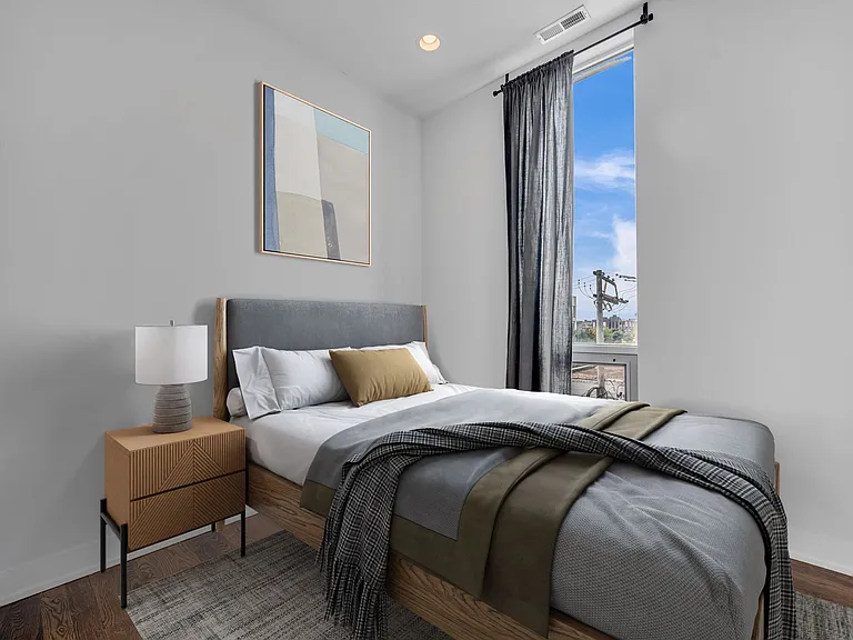 2353 N Seeley Ave #3S — Photo 9