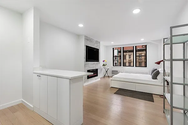 Rented by Edward Seisdedos, LREB | media 12