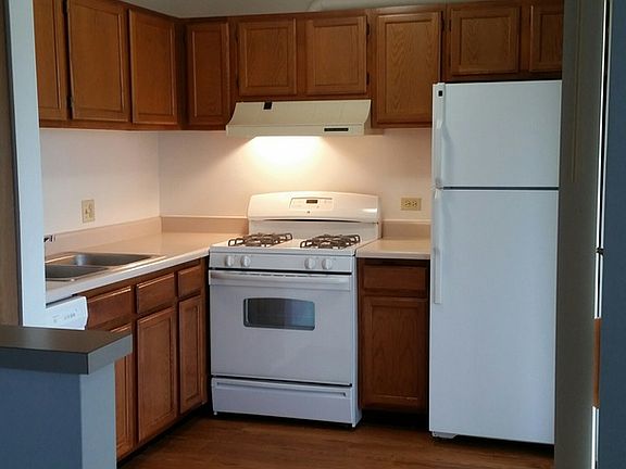 3rd image of 29 N Park Blvd APT G