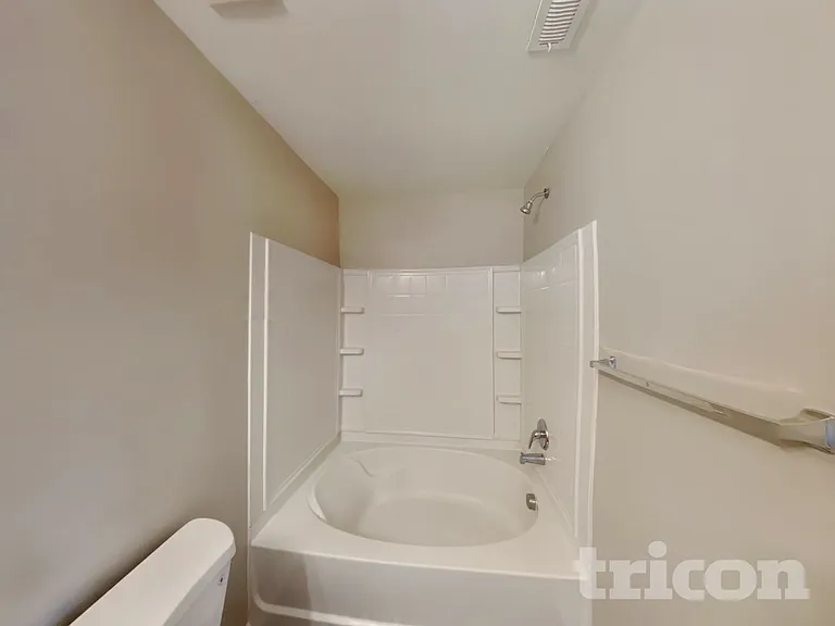 1505 Hamilton Hills Dr — Photo 9