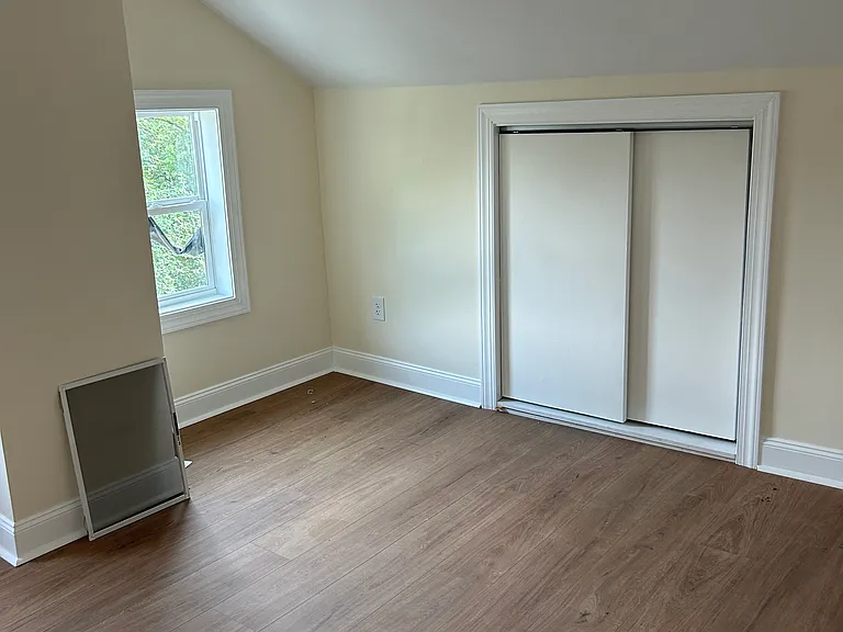 134 N Church St — Photo 8