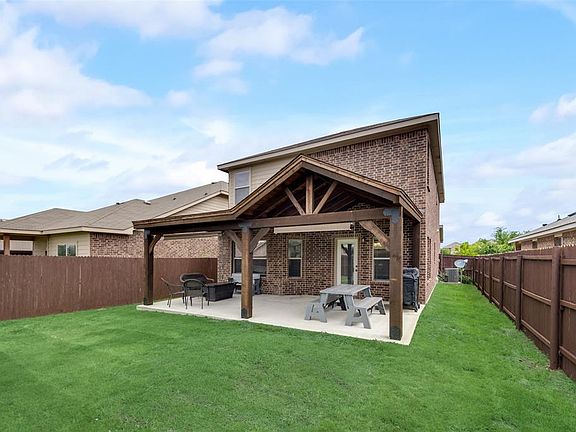 3rd image of 4037 Eagle Dr