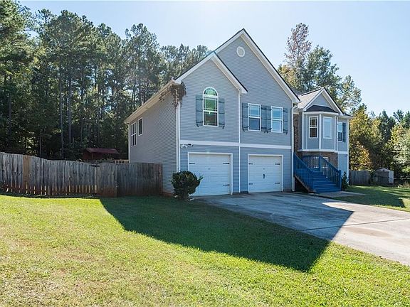 3rd image of 404 Woodcreek