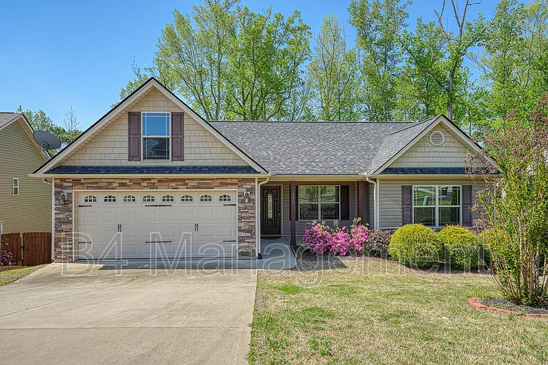 3 bed, 2.0 bath, $2,150 — Photo 2