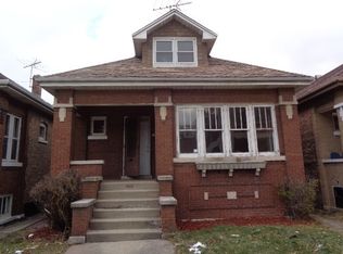 4026 W George St, Chicago, IL 60641