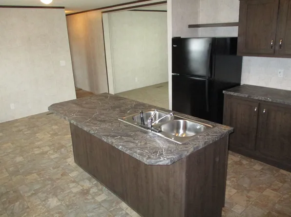 222 Massachusetts Ave, Elyria, OH 44035