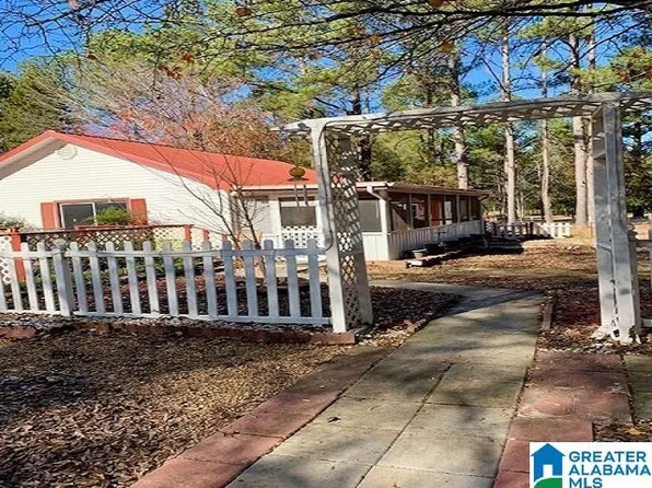 205 Dickey Dr, Pell City, AL 35128