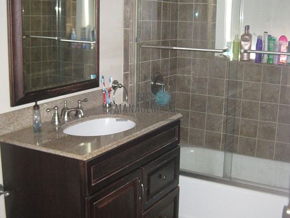 4th image of 25 Chester St #15