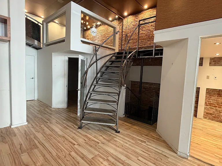 417 W 1st Ave #1A — Photo 1