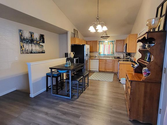4th image of 1355 Boardwalk Dr