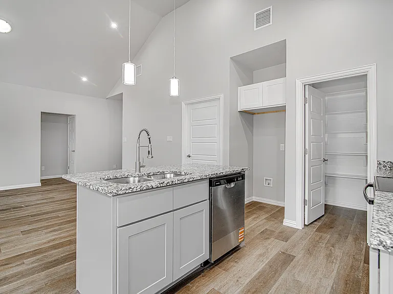 2511 Birdell St — Photo 11