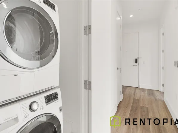 224 East 135th Street image 4 of 27