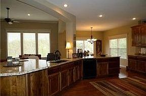 5th image of 4505 NE Hideaway Hill Cir