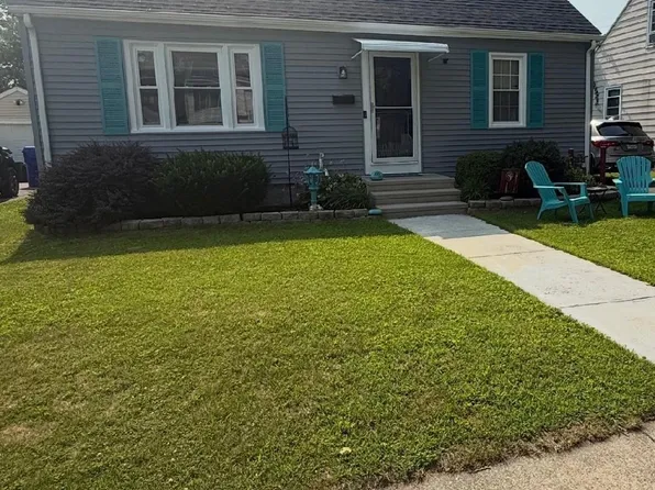 66 Powell Ave, Springfield, MA 01118