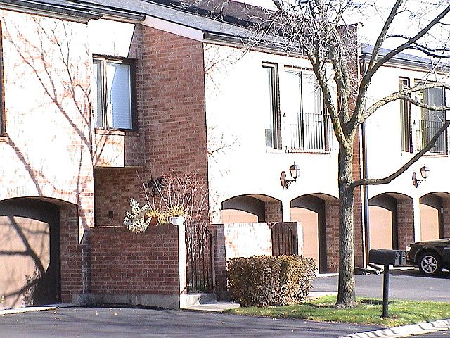 1st image of 19W276 Palace Green Ln