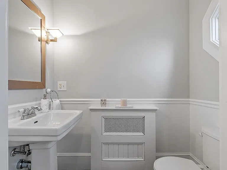 270 Poplar St — Photo 15