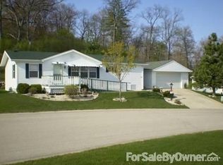 608 Mayflower Dr, Waterford, WI 53185