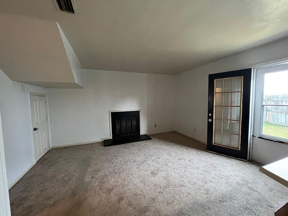 1st image of 139 Majestic Cir