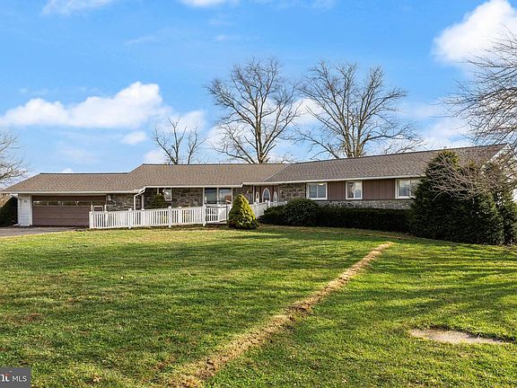 2nd image of 51 Arneys Mount Rd