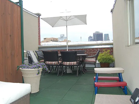 Sold by Sotheby's International Realty | media 16