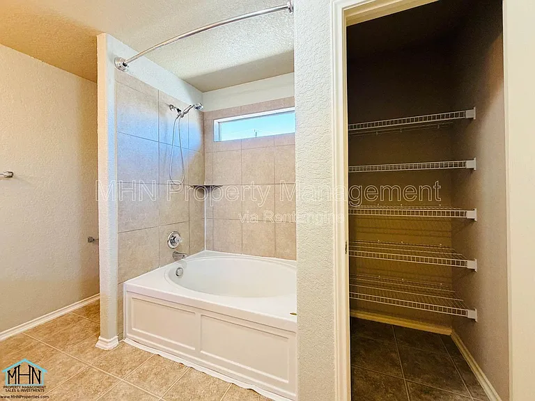 5630 Sendero Spg — Photo 28