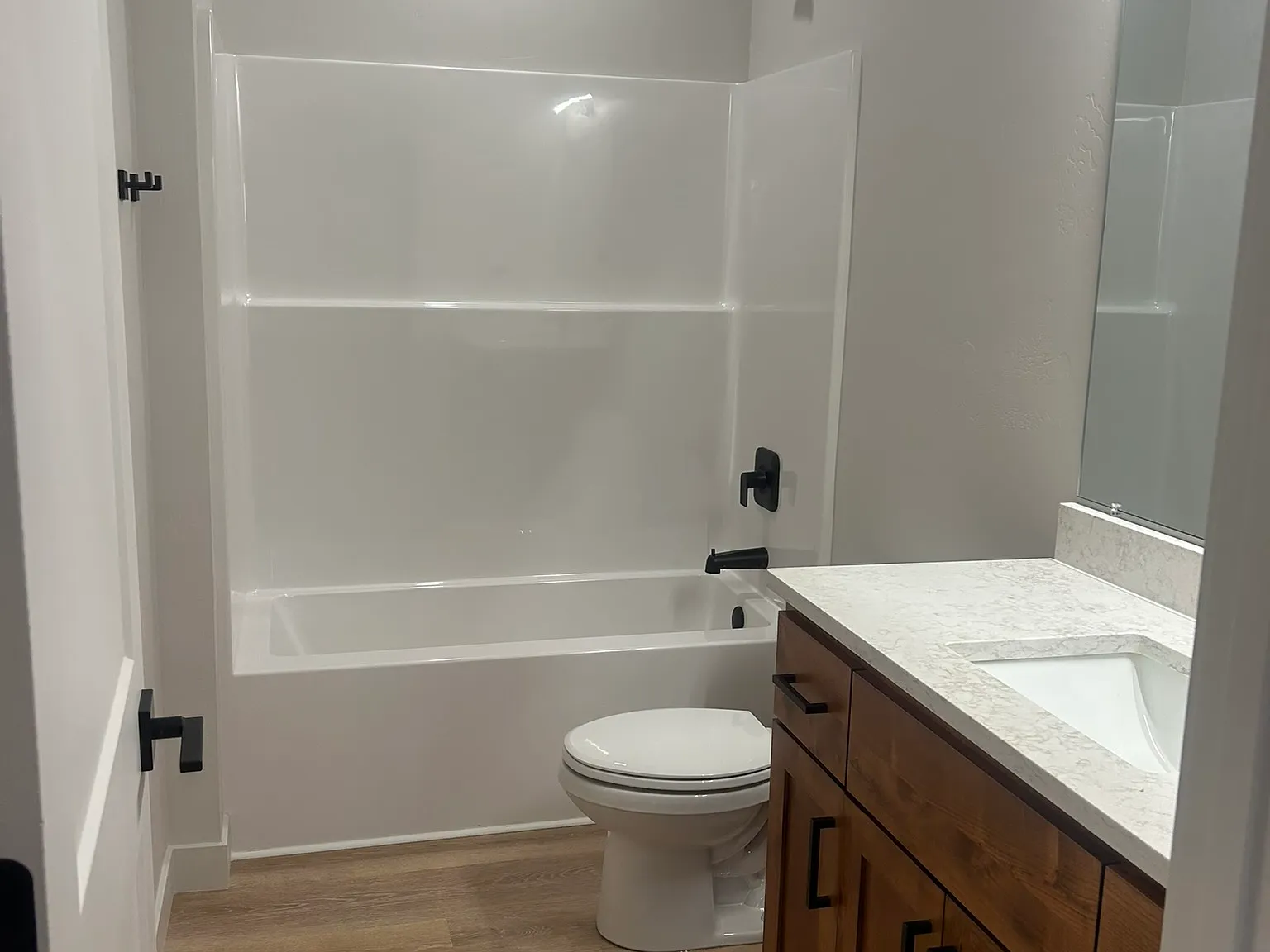 3 bed, 1450 sqft, $2,500 — Photo 4