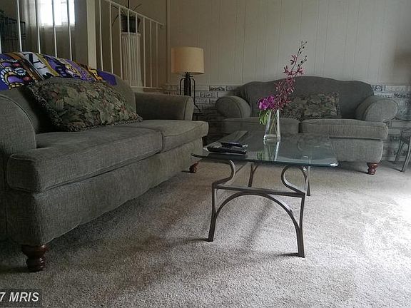 3rd image of 14590 Earlham Ct