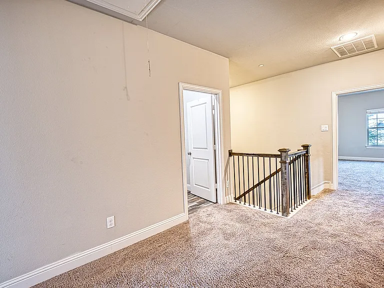 3009 Galveston St — Photo 8
