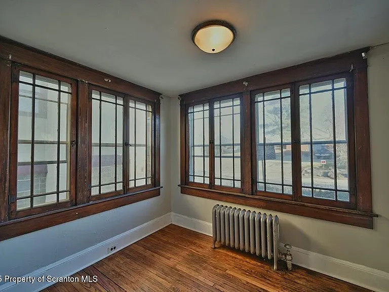 416 E Market St — Photo 8