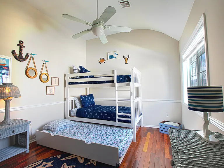2400 Spruce St — Photo 14
