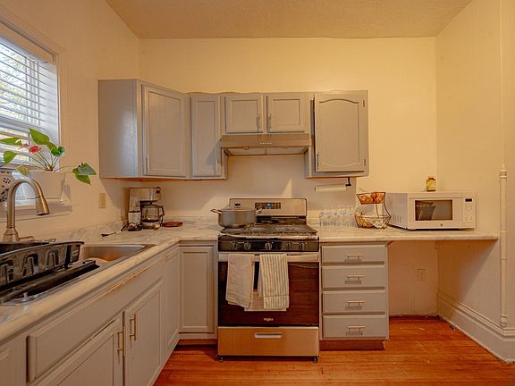 4th image of 1800 Court St #2