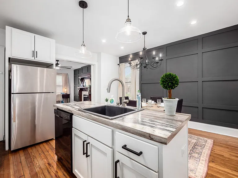 54 W Kossuth St #54 — Photo 1