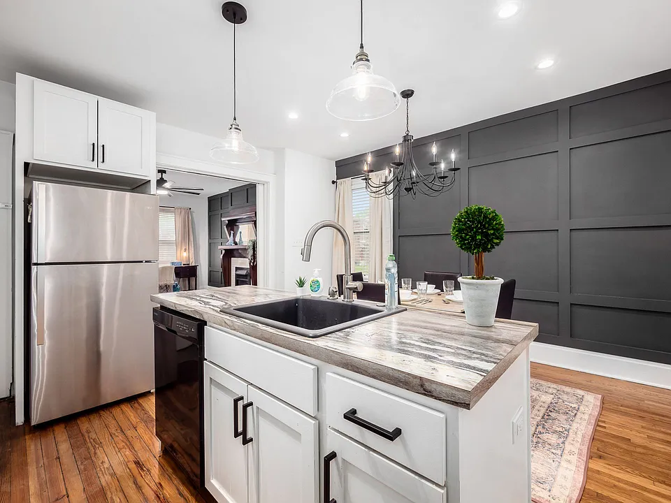 54 W Kossuth St #54