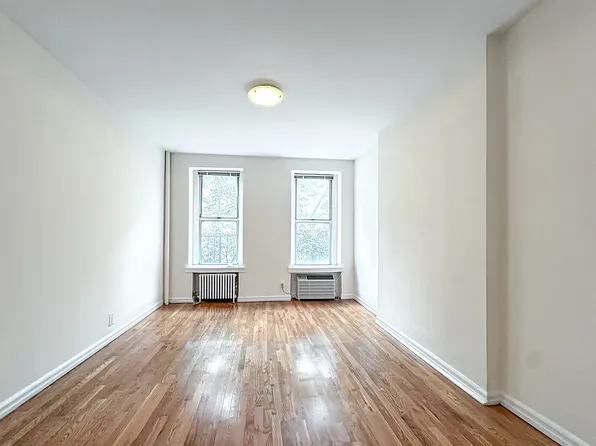 428 East 81st Street image 1 of 6