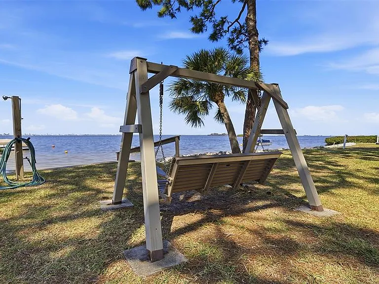 2700 Bayshore Blvd #1307 — Photo 36