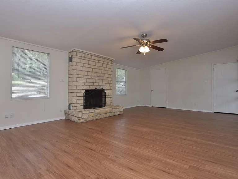 16013 Edwards Dr — Photo 6