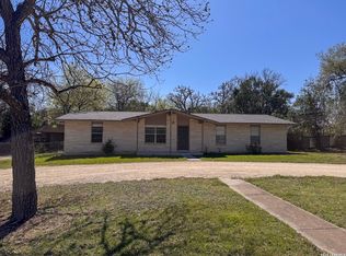 215 Oak Park, Boerne, TX 78006