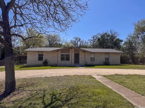 215 Oak Park, Boerne, TX 78006