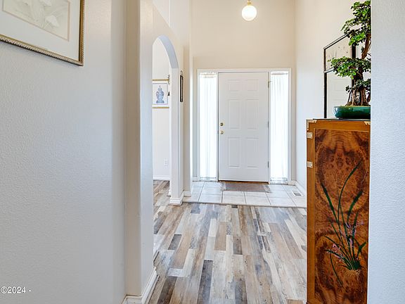 4th image of 5469 NE Voyage Ave