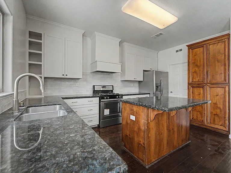5590 Cobbler Ln — Photo 9