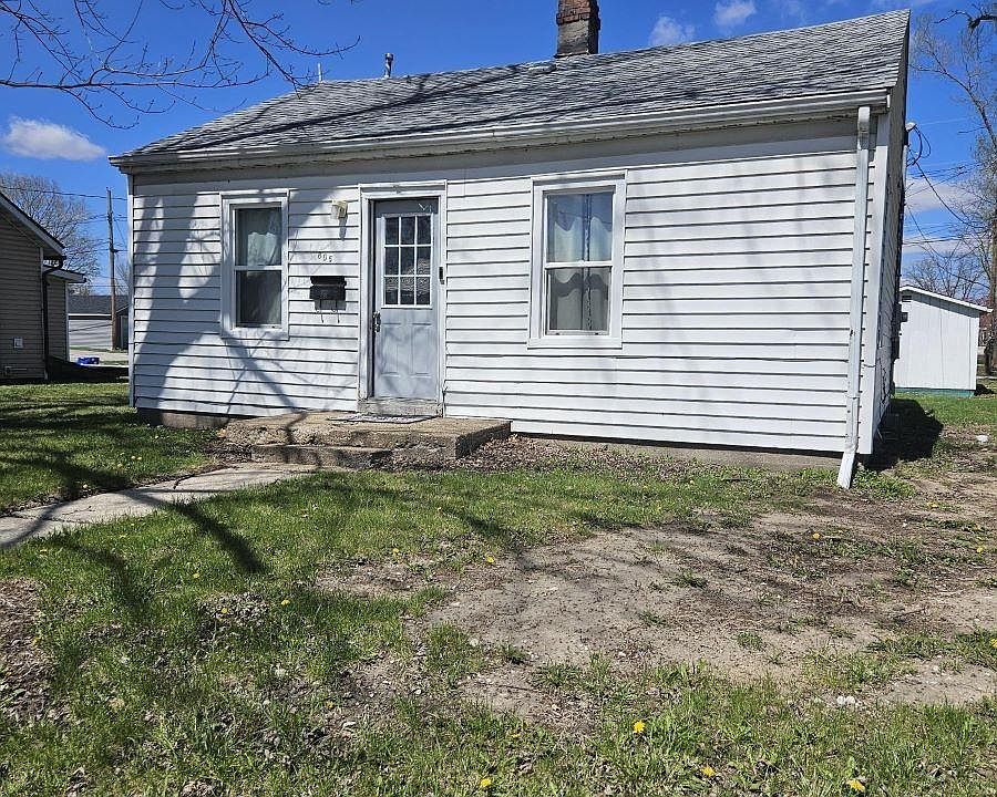 1st image of 805 E Mary St