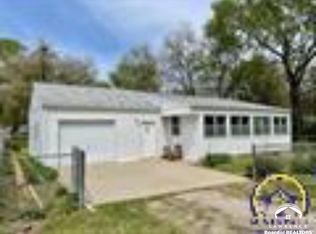 1616 SE 26th St, Topeka, KS 66605