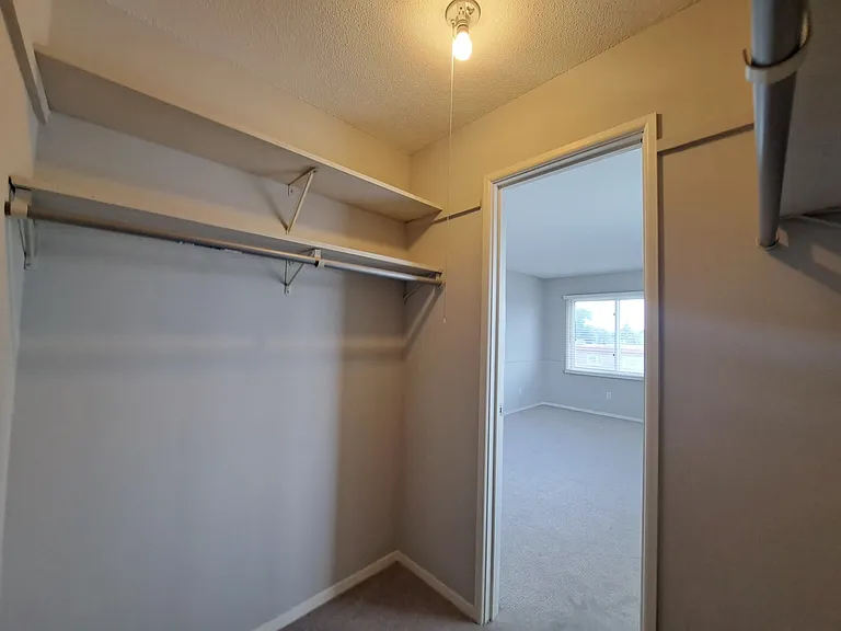 Corinthian Apartments — Photo 13