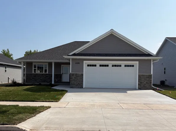 2109 E Golden Gate Dr, Appleton, WI 54913
