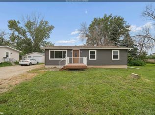90 Seymour Ave, Garner, IA 50438