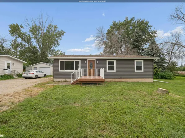 90 Seymour Ave, Garner, IA 50438