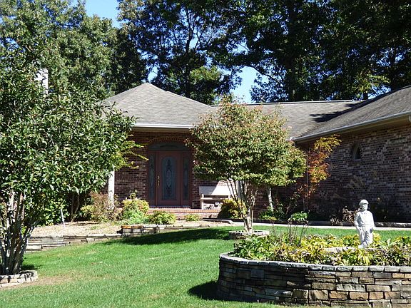 2nd image of 26 Hurstwood Ln
