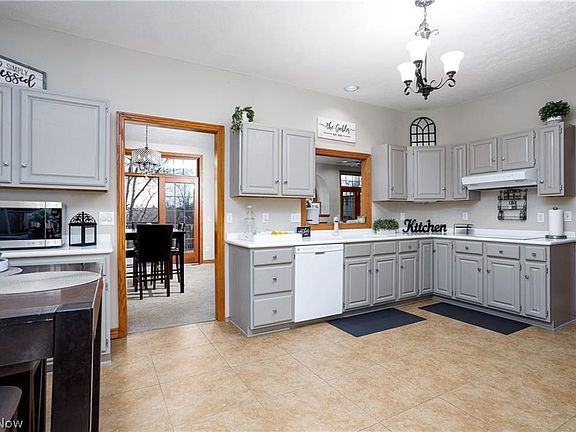 5th image of 5021 Burgundy Bay Blvd